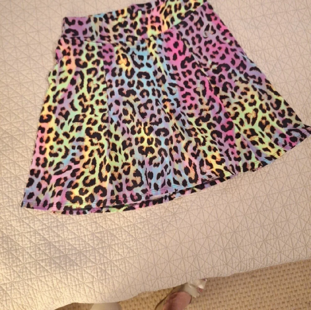 Dona Jo Colorful Leopard Print Active Skort